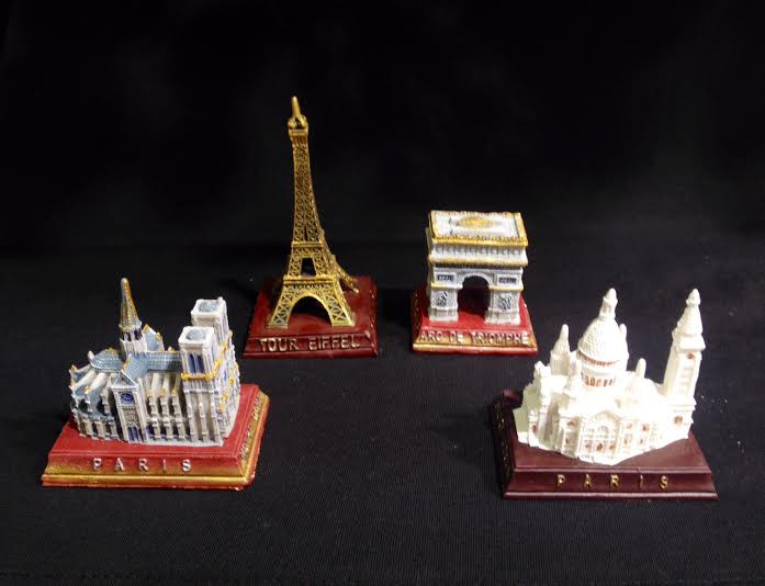 Pack de 4 répliques miniatures des monuments de Paris en résine