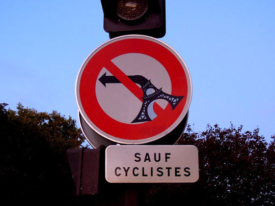 Paris et ses drôles de panneaux !