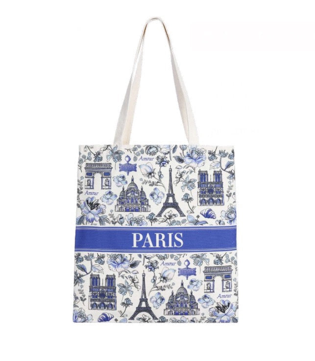 Bag souvenir of Paris with monuments