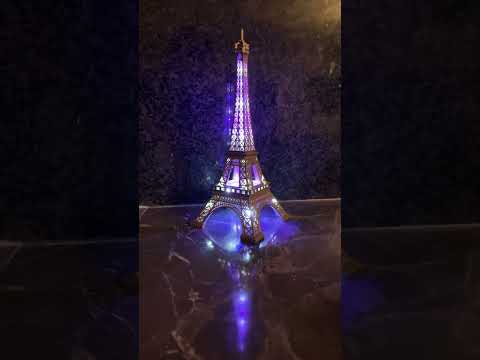 Torre Eiffel Espumante + LED 6 cores variadas