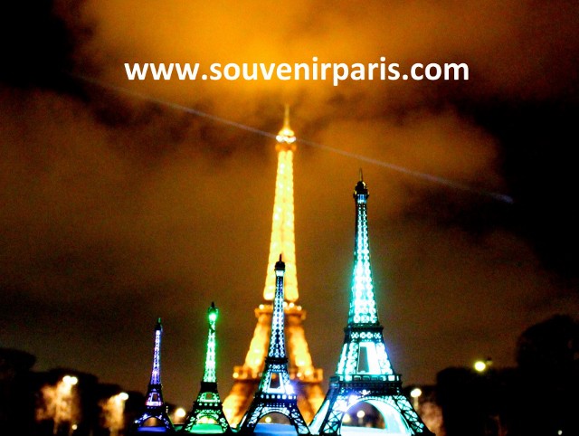 Tour Eiffel lumineuse avec 6 couleurs LED, offrant un scintillement enchanteur.
