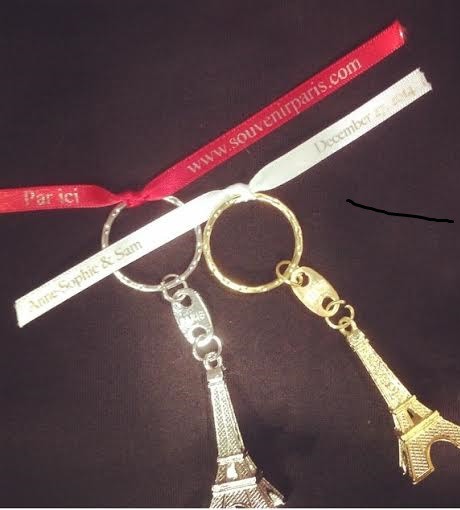 Porte clés Tour Eiffel + ruban personalisé